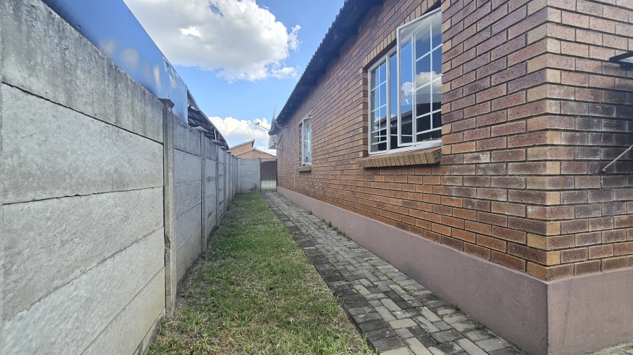 3 Bedroom Property for Sale in Waterval East North West